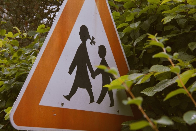 child crossing sign